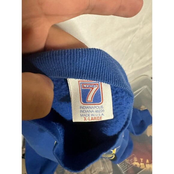 Vintage 90’s St. Louis Rams Crewneck Sweatshirt - Picture 4 of 4